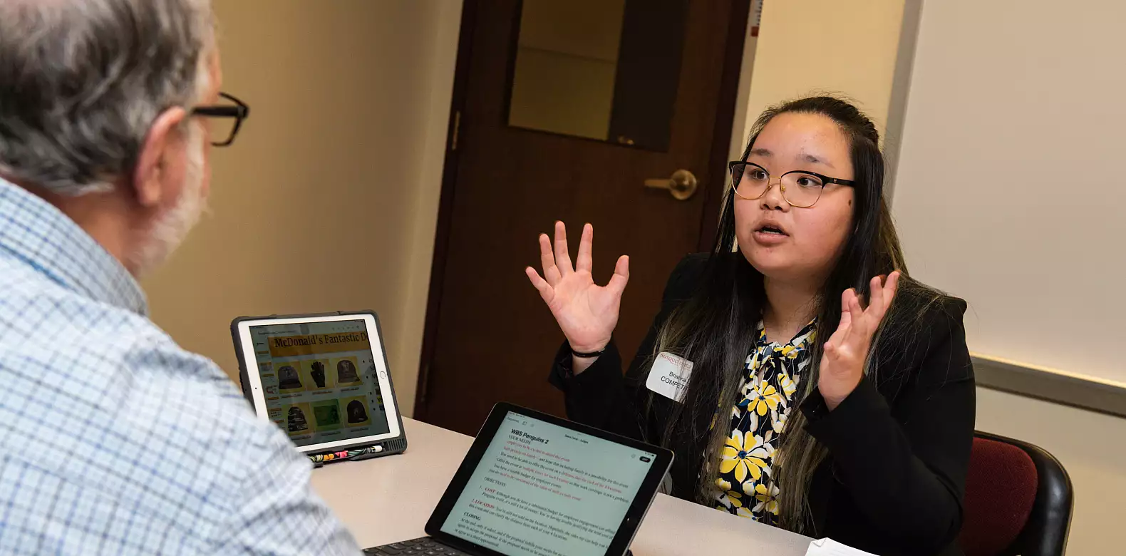 Image for news story: 体育买球 Hosts High School Sales Competition