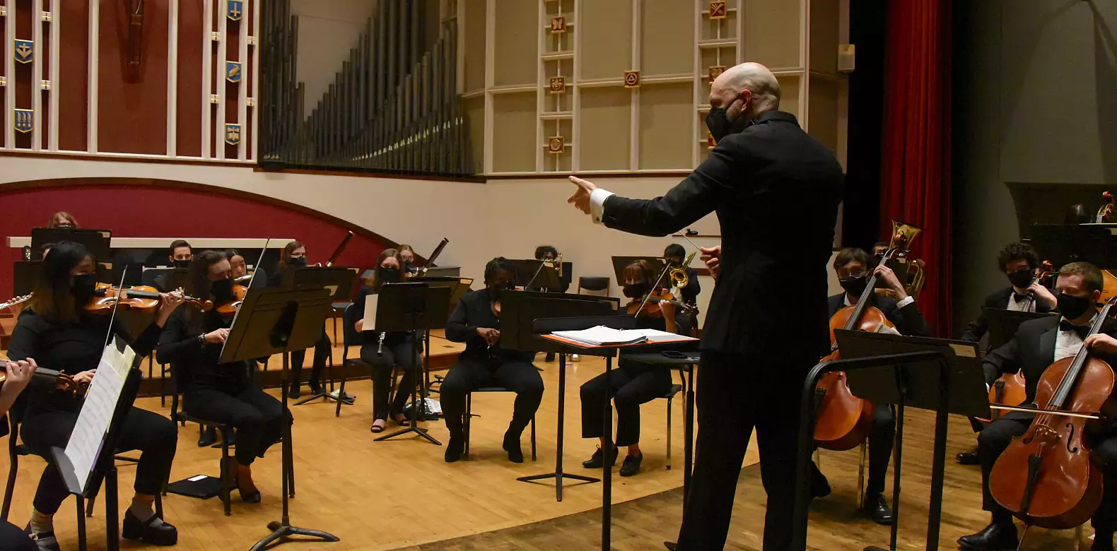 Image for news story: Orchestra Concert Benefits Ukrainian Refugees