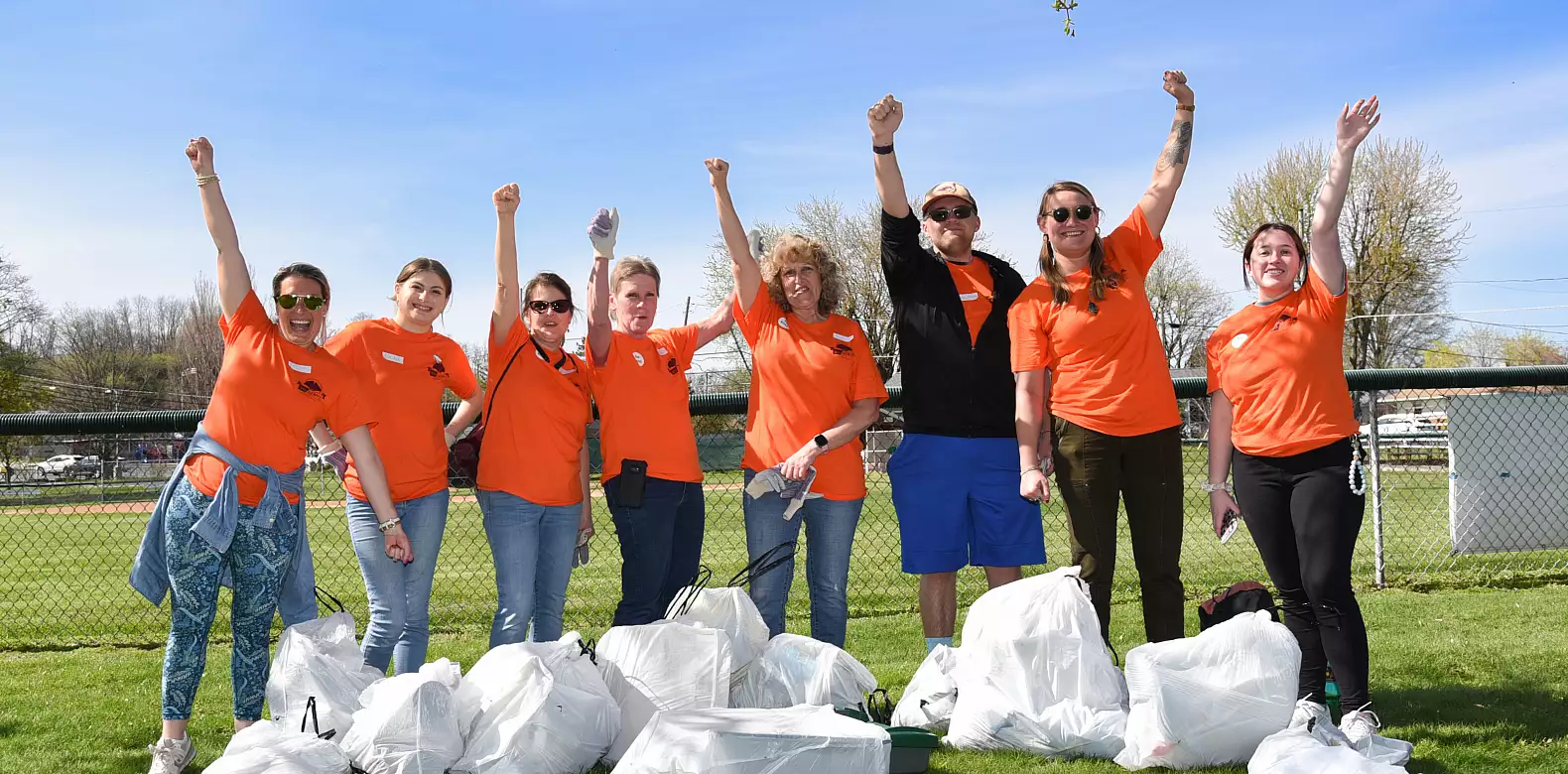 Image for news story: Students Volunteer to SERVE Community