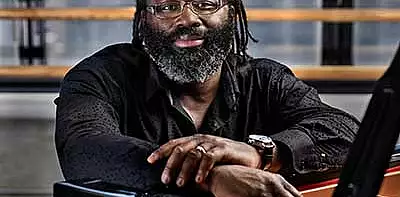 Image for news story: Concert Pianist Awadagin Pratt to Deliver Commencement Address