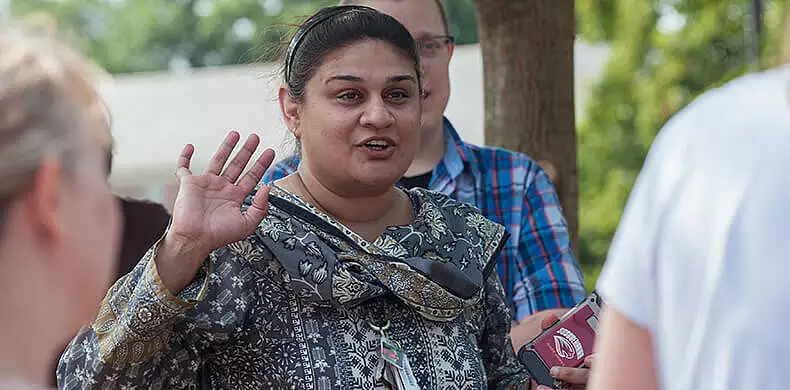 Image for news story: Zain First Pakistani Woman to Author a Physics e-Textbook